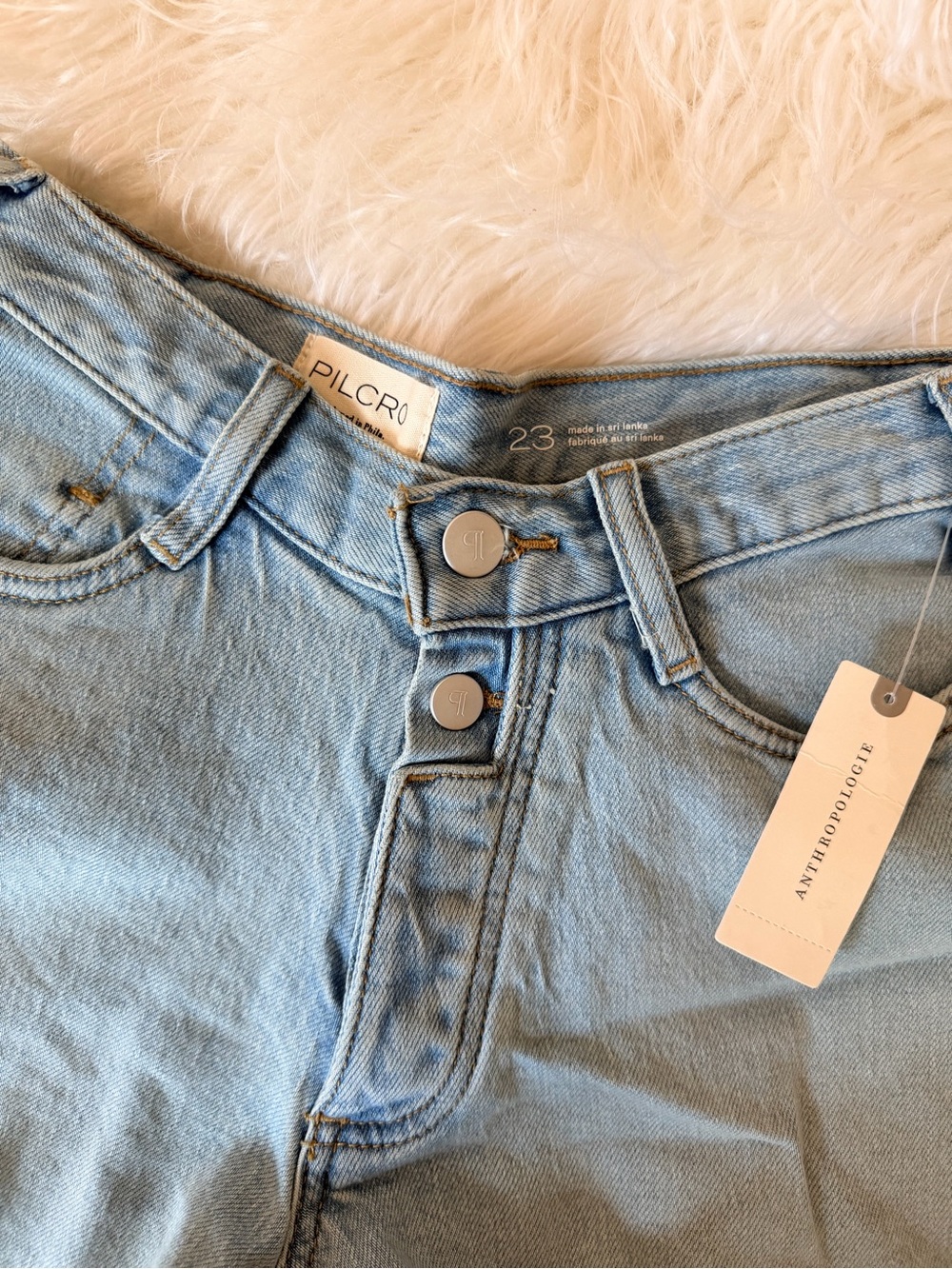Pilcro Shorts - Picture 2 of 6